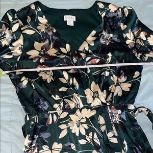 Nicole Miller Green and White Long Sleeve Dress